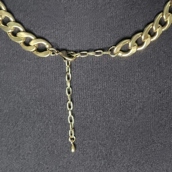 Fashion Jewelry Bufferfly Necklace & Earrings Set - Picture 9 of 11